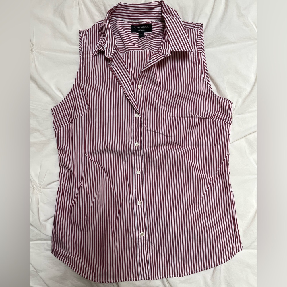Banana Republic new without tags sleeveless shirt size 10